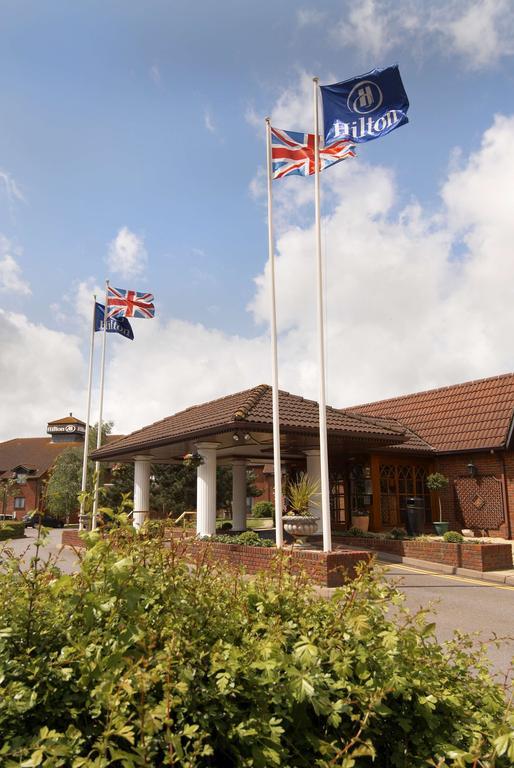 Hilton Newbury Centre Hotel Exterior photo